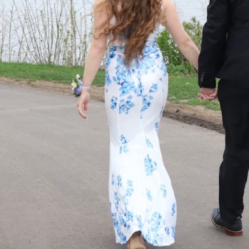 Prom Dress - Picture 4 of 4